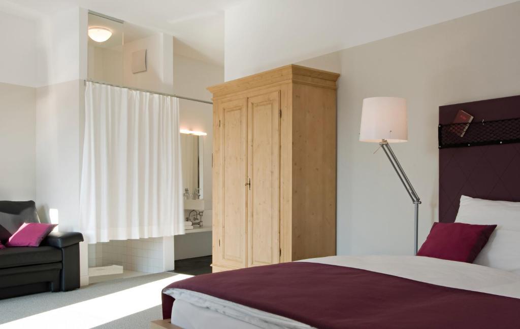 Hotel Zur Schonenburg Schonberg am Kamp Экстерьер фото